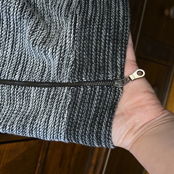 DENVER HAYES silver threaded sweater - Picture 5 of 7